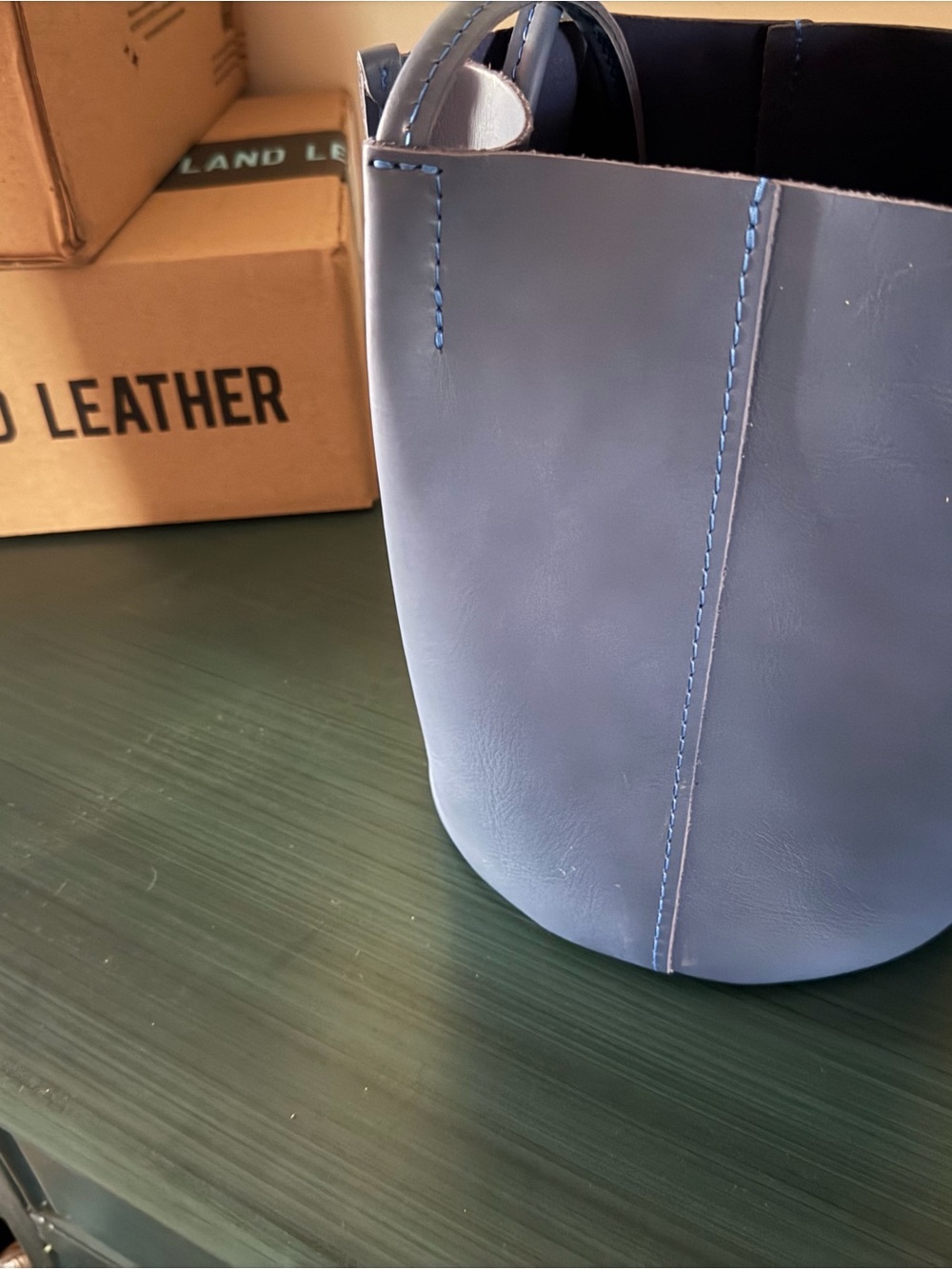 NWOT Indigo Leather Classic Devan Bucket Tote Bag Portland Leather